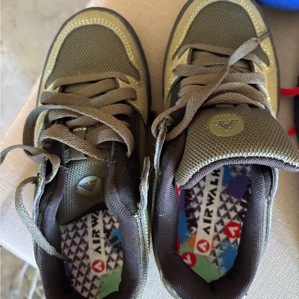 Airwalk Kids' Green and Brown Sneakers